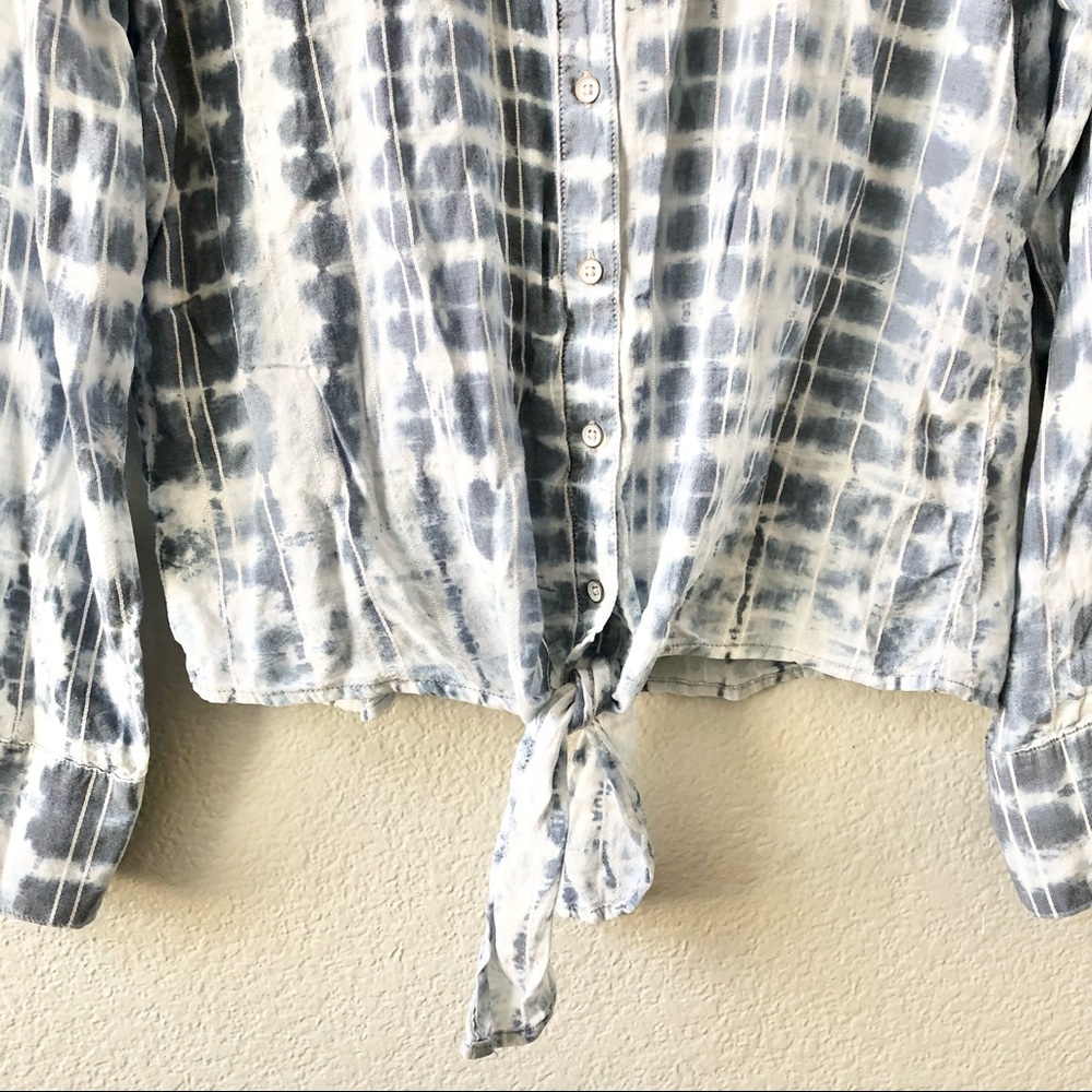 Cloth & Stone Long Sleeve  Button Front Tie Front Shirt Size Small Acid wash - Picture 2 of 9